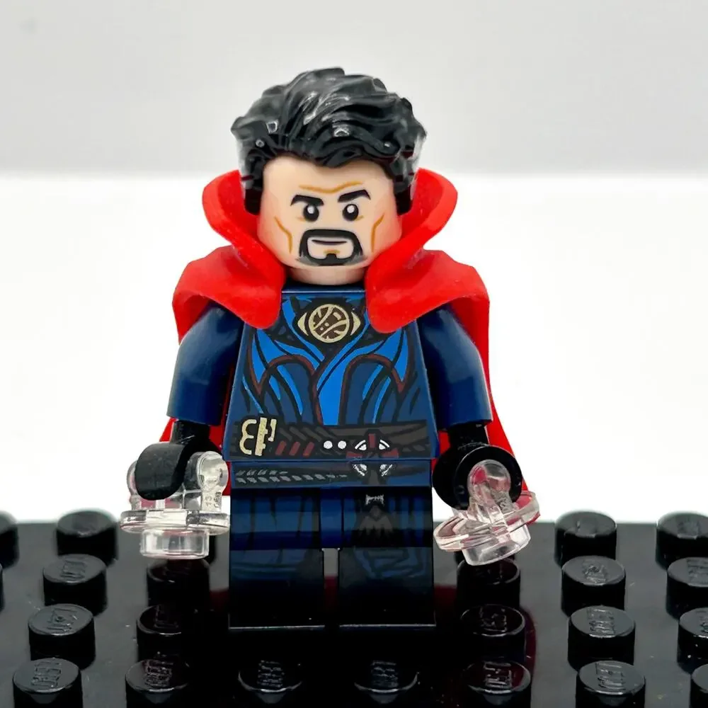 Lego Doctor Strange Brooch & Rubber Cape Marvel Superheroes Minifigure EUC